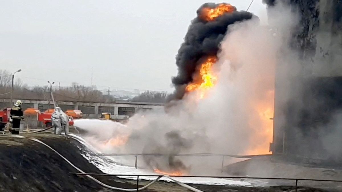 U Kursku byl zničen most, u Bělgorodu hoří vojenský objekt